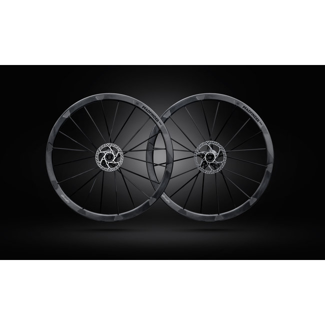 Lightweight Pfadfinder Evo Tubeless Wheelset