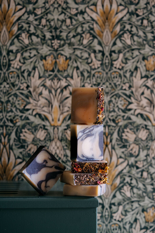 B-Natural B-Natural Château Neercanne Soap with scrub bag
