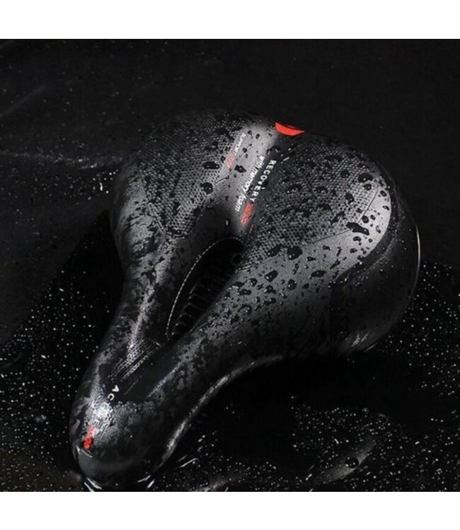 Rieba® Fietszadel - Zadel Fiets Ergonomisch - Met Gelpads - Tegen Zadelpijn - Met Ventilatie - Inclusief Zadelstrop - Extra Comfortabel - Vering - Met Reflectiestreep Extra Veilig - Unisex - Zwart/Rood