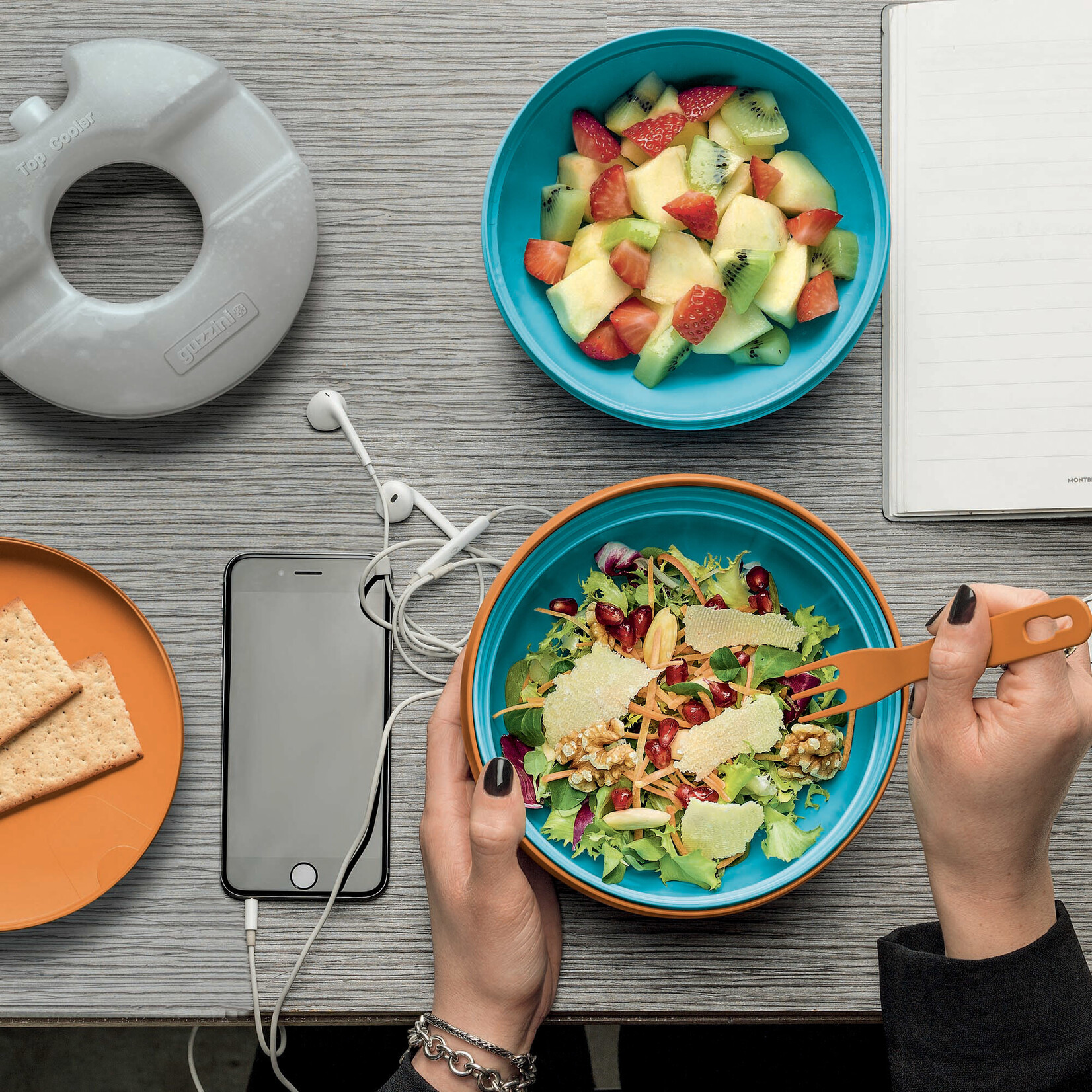 Guzzini Guzzini  ONTHEGO Salade lunch box Kunststof Blauw Oranje