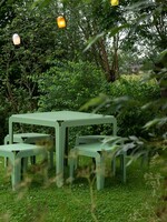 Weltevree Weltevree - Bended Table 90 - Pale Green  - Lichtgewicht aluminium tuintafel