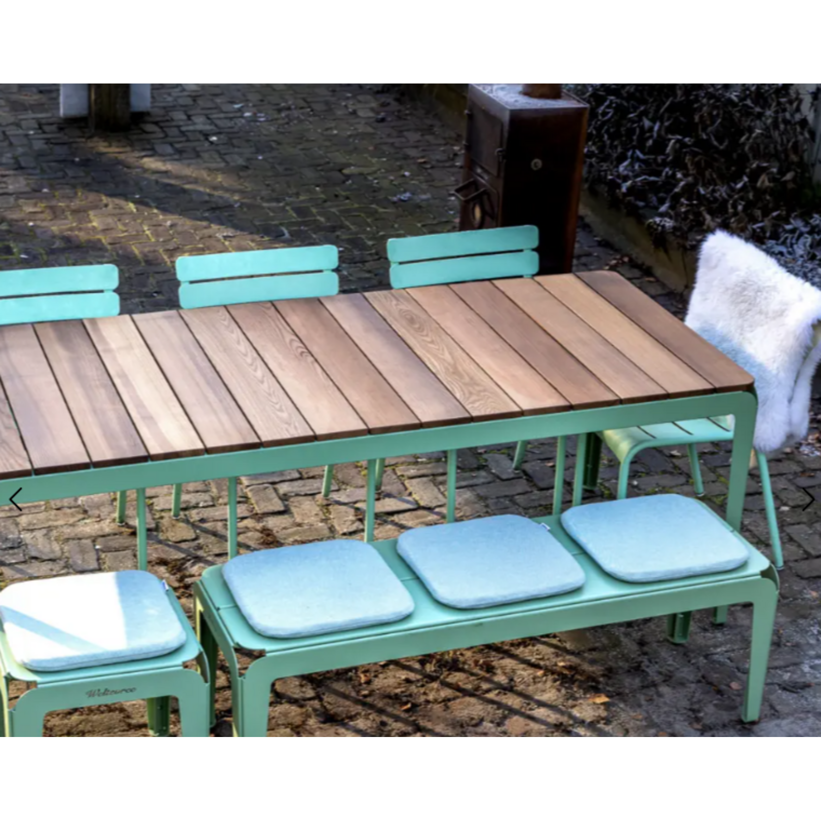 Weltevree Weltevree - Bended Table Wood 220 - Table de jardin en acier avec plateau en bois - Vert pâle