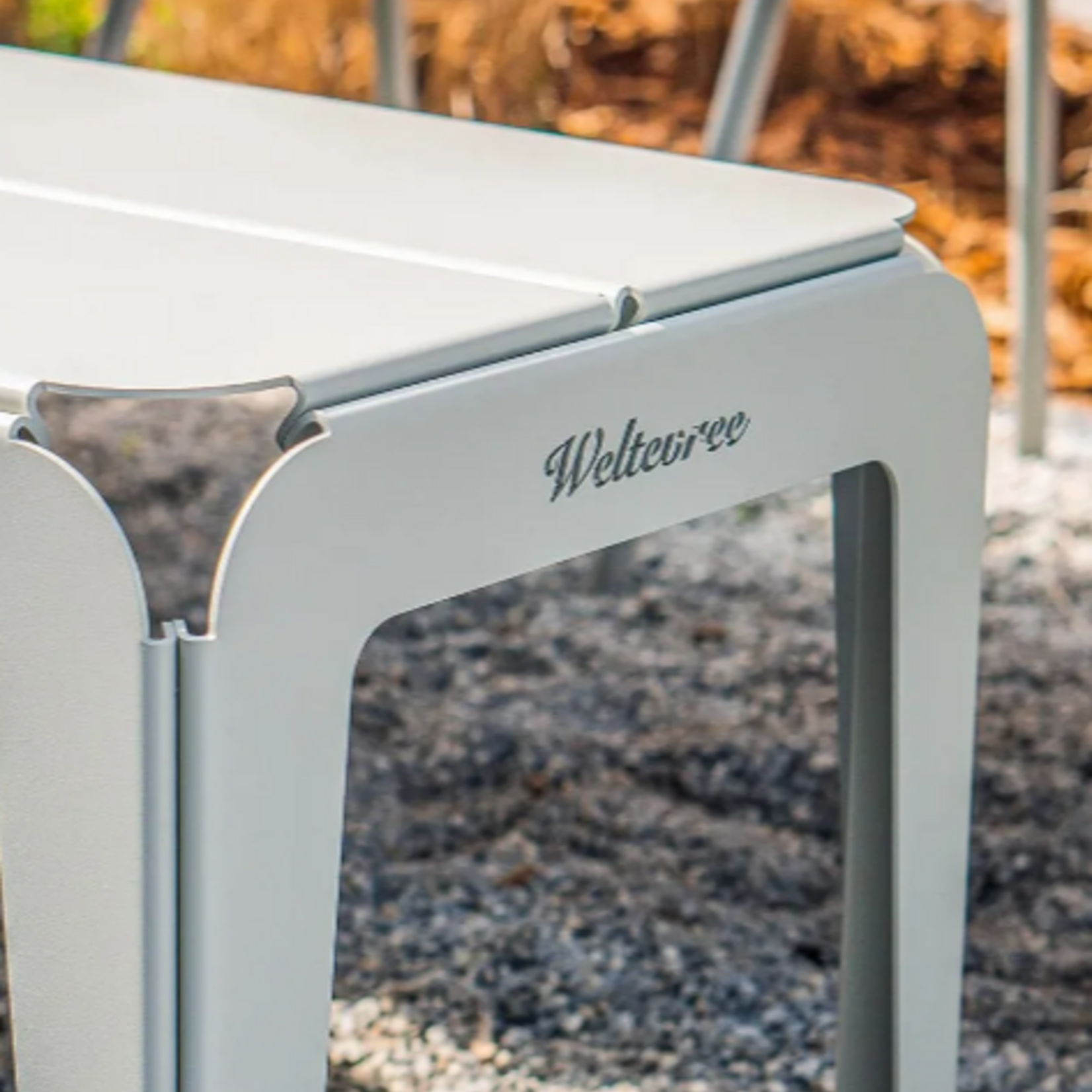 Weltevree Weltevree - Bended Bench 140 - Banc de jardin léger en aluminium - Gris agate