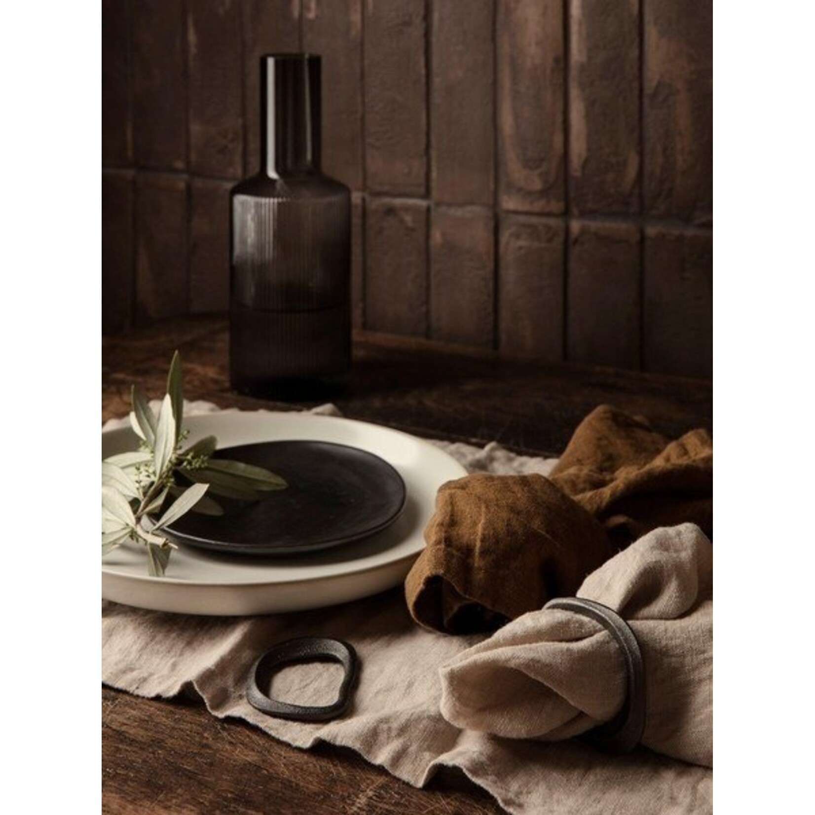 Ferm Living Ferm living Flow Rond de serviette Laiton noir