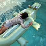 Sunnylife SunnyLife - Lie On - Matelas d'air - Cookie the crocodile - Khaki