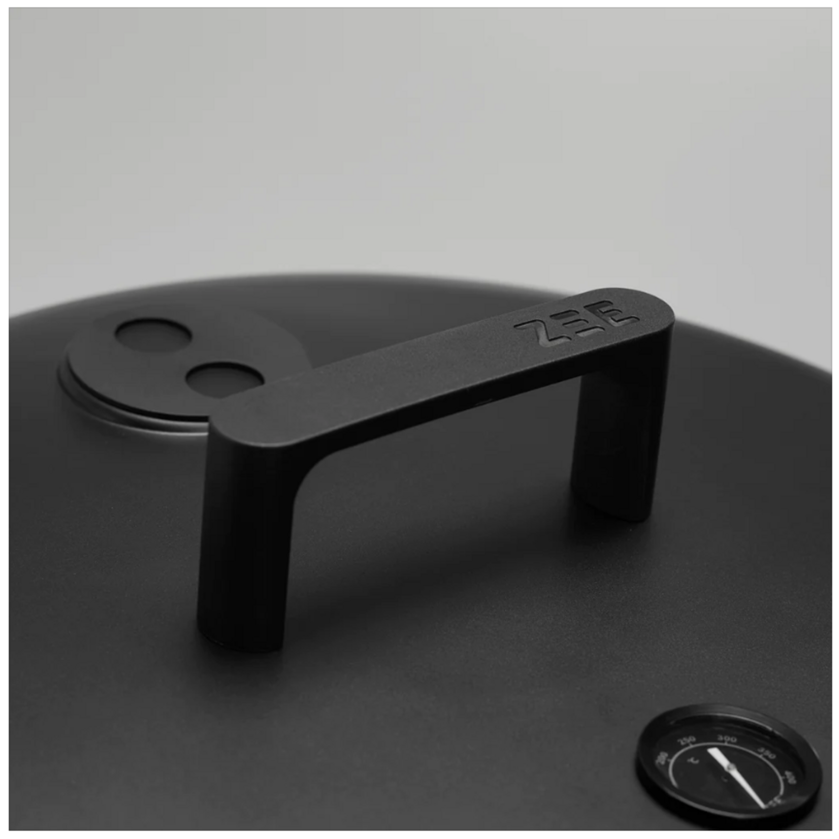 Zee ZEE - KORO - Barbecue - Acier peint par poudrage - Noir