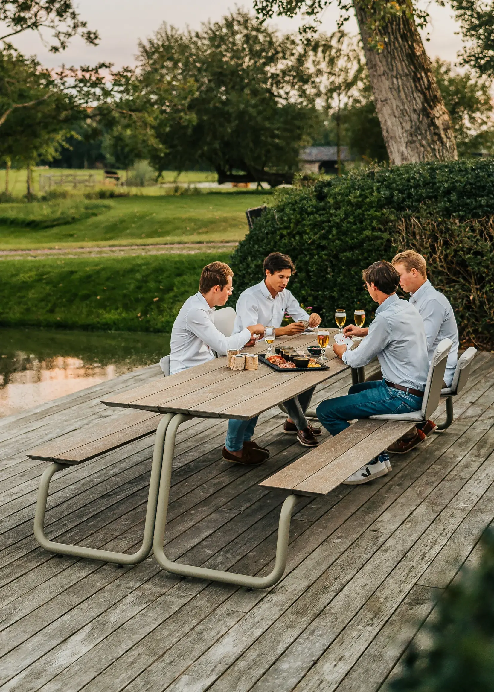 Wünder Wünder - the table - buiten tafel