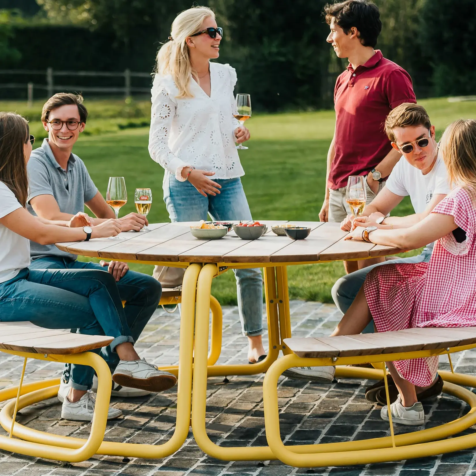 Wünder Wünder - the Circle - table ronde d’extérieur