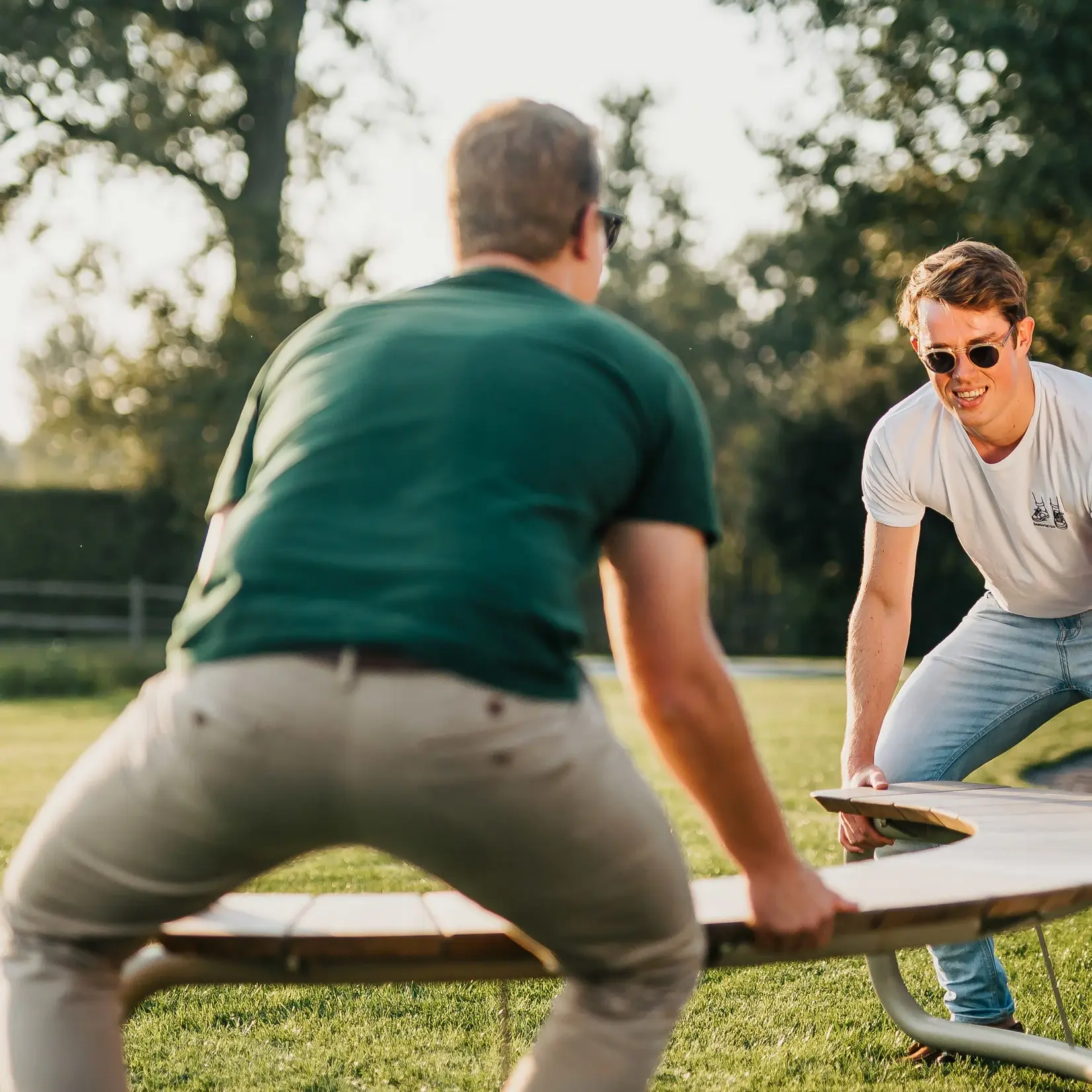 Wünder Wünder - the bow - Ronde bank - lichtgrijs RAL7044