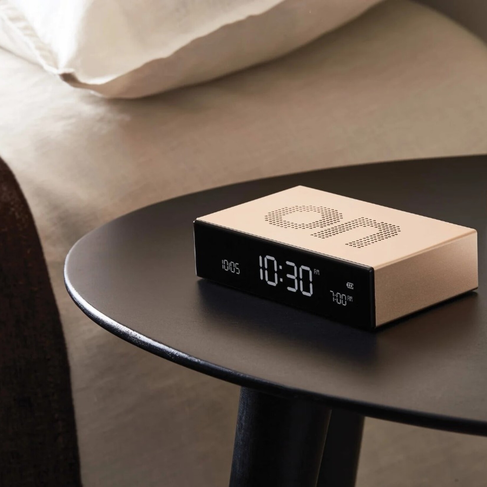 lexon Lexon - Flip - Premium - Réveil LCD réversible - l'or