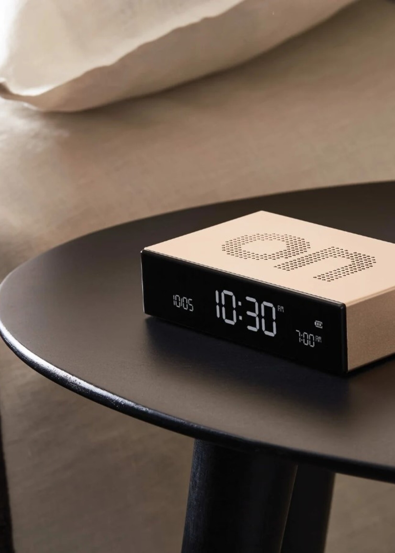 lexon Lexon - Flip - Premium - Réveil LCD réversible - l'or