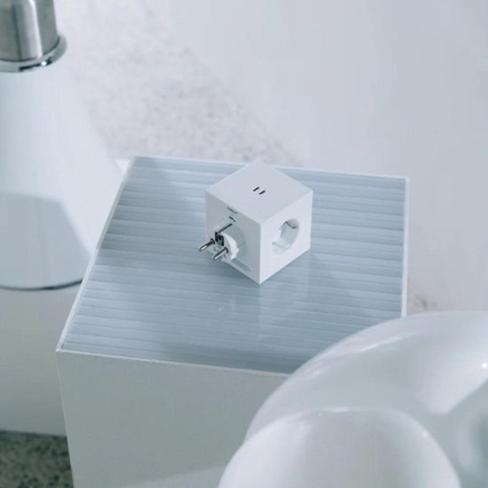 AVOLT AVOLT - Square 2 - Adapter - 30W - Dual USBC - Opal White