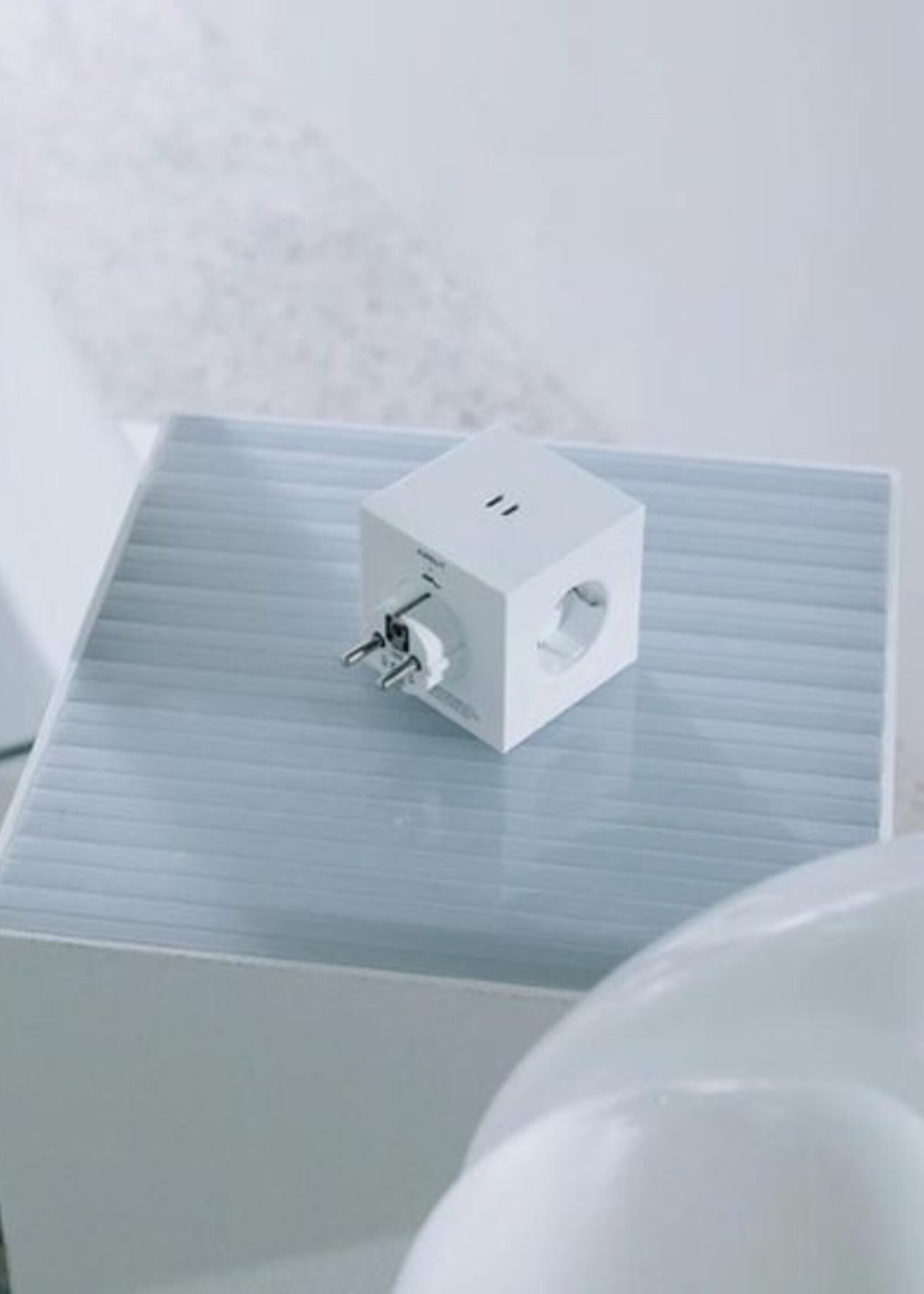 AVOLT AVOLT - Square 2 - Adapter - 30W - Dual USBC - Opal White