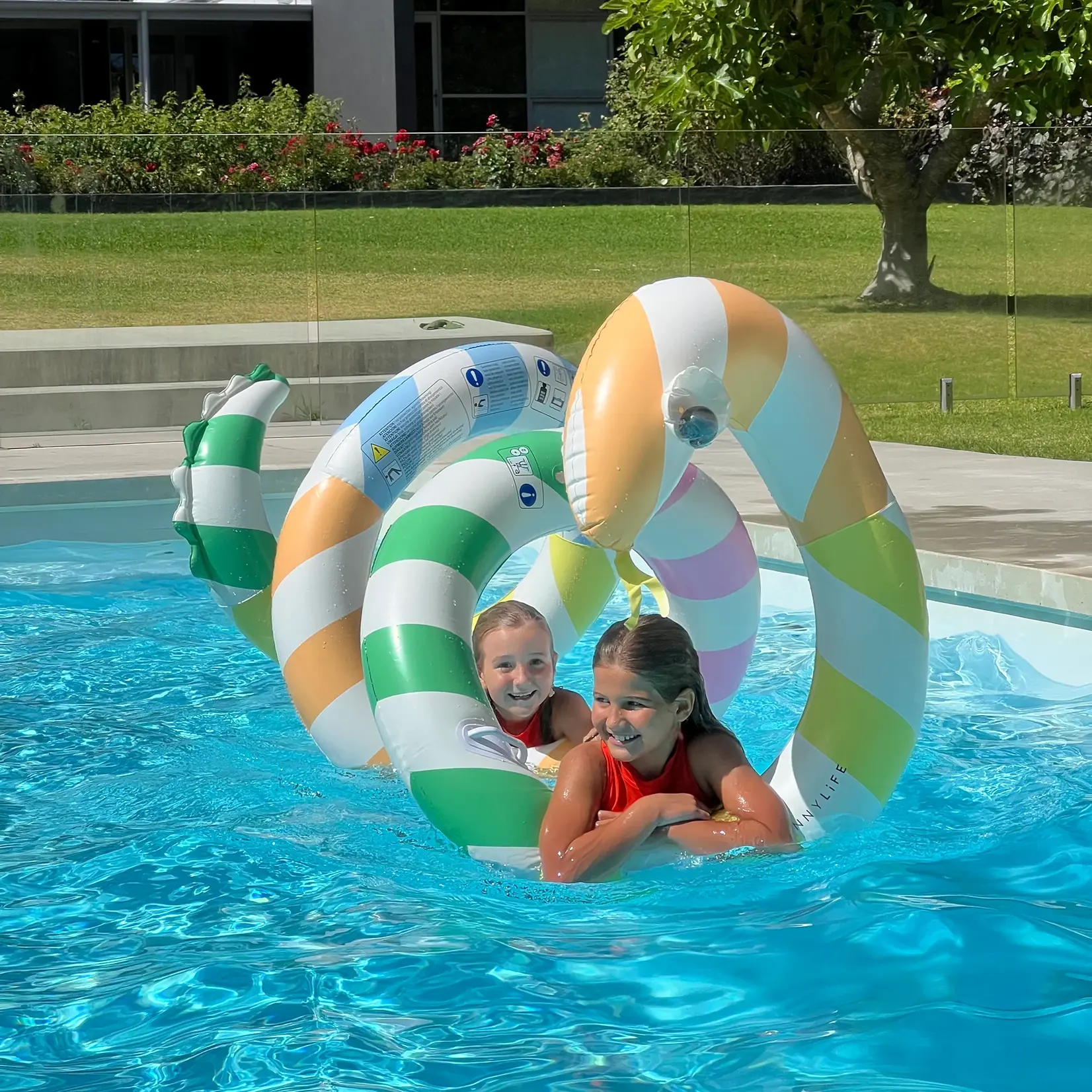 Sunnylife Sunnylife - Giant Inflatable Noodle Poolside Sorbet - Reuze Opblaasbare Noedel- Stripe