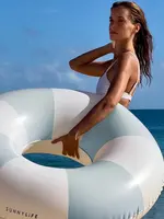 Sunnylife Sunnylife - Tube Pool Ring Lazy Days  - Zwembadring - Egg Blue