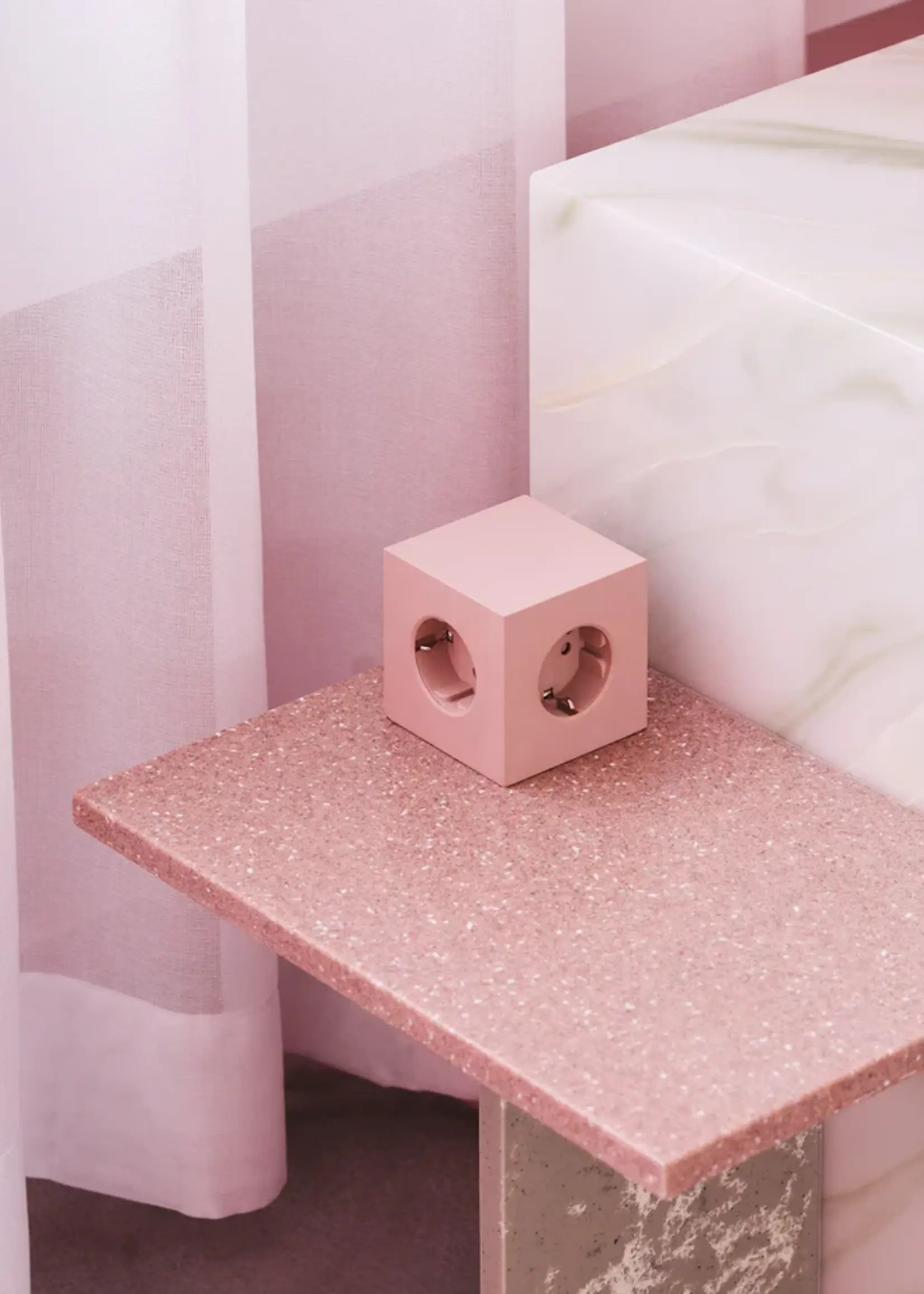 AVOLT AVOLT - Square 1 - Adapter - 30W - Dual USBC - 1.8m - New Pink