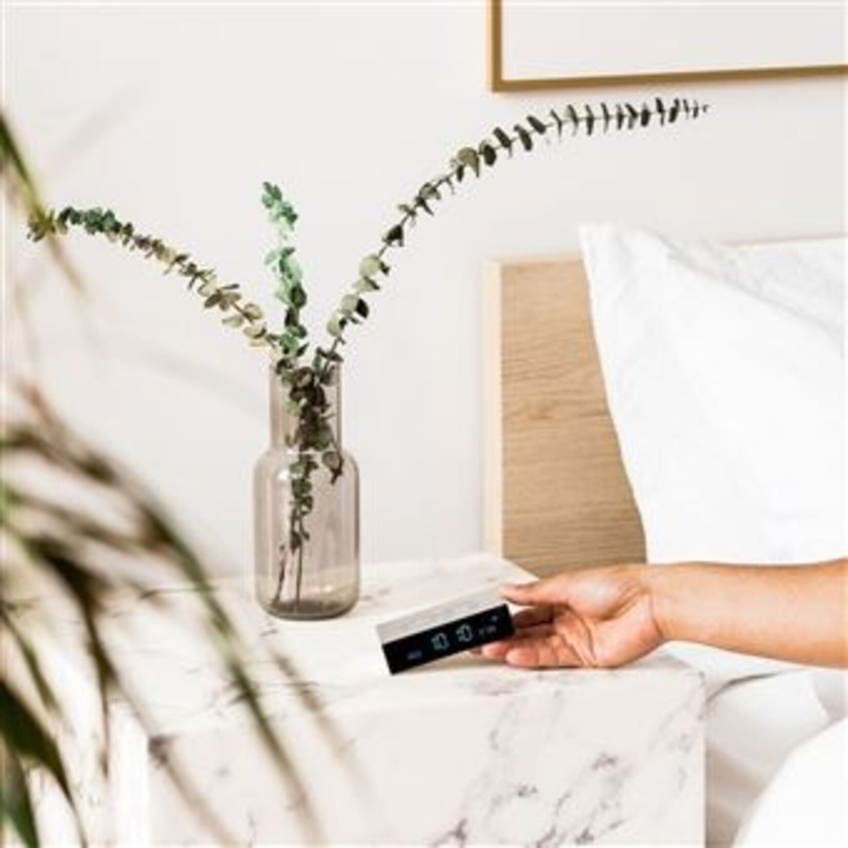 lexon Lexon - Flip - Premium - Omkeerbare LCD wekker - Alu Zilver