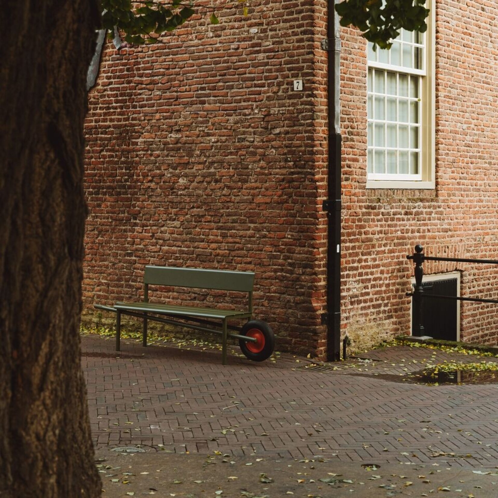 Weltevree Weltevree - Wheelbench Aluminium - Bank op wielen - Olijf groen