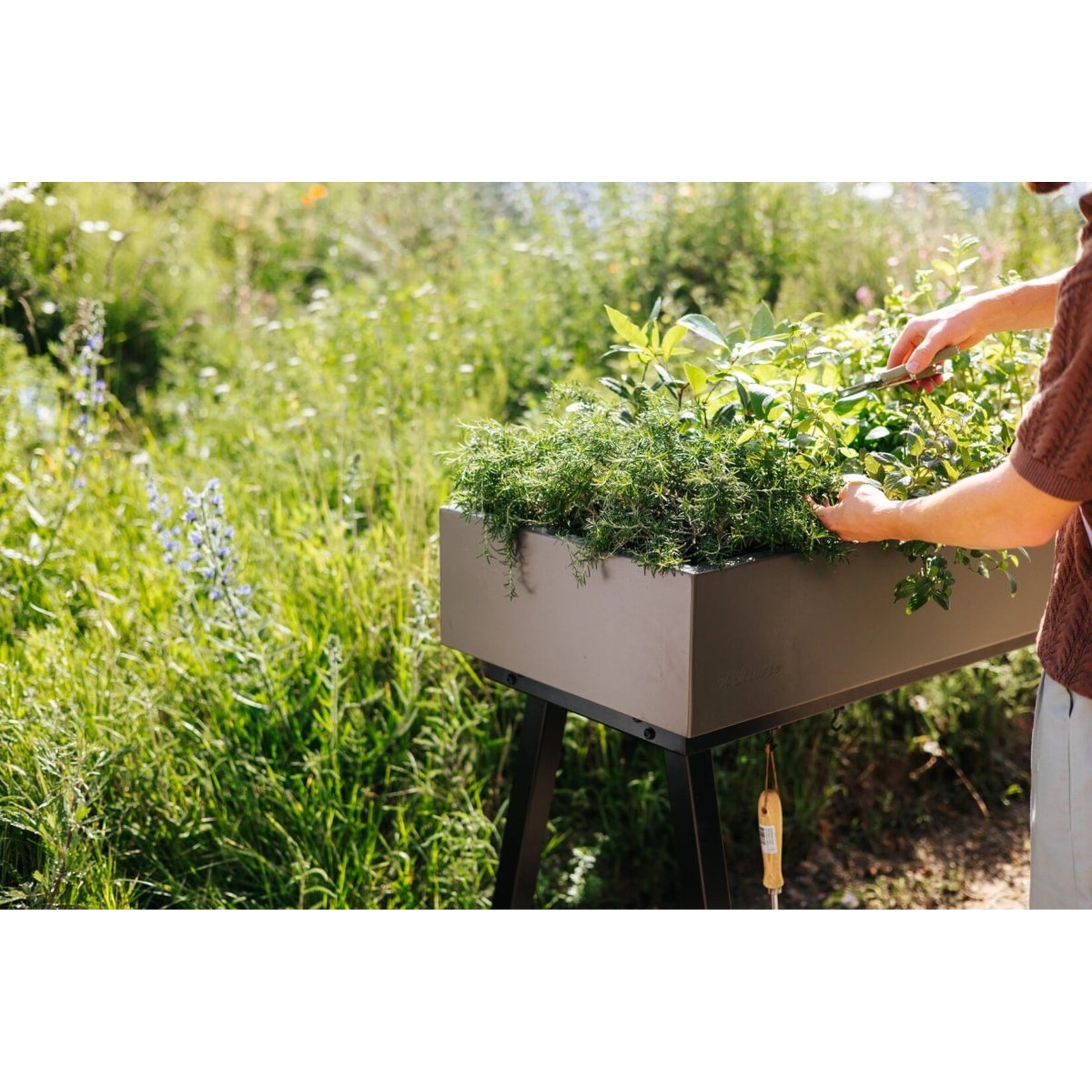 Weltevree Weltevree - Gardenworks Station - Aluminium - Groentafel met plantenbak en werkblad