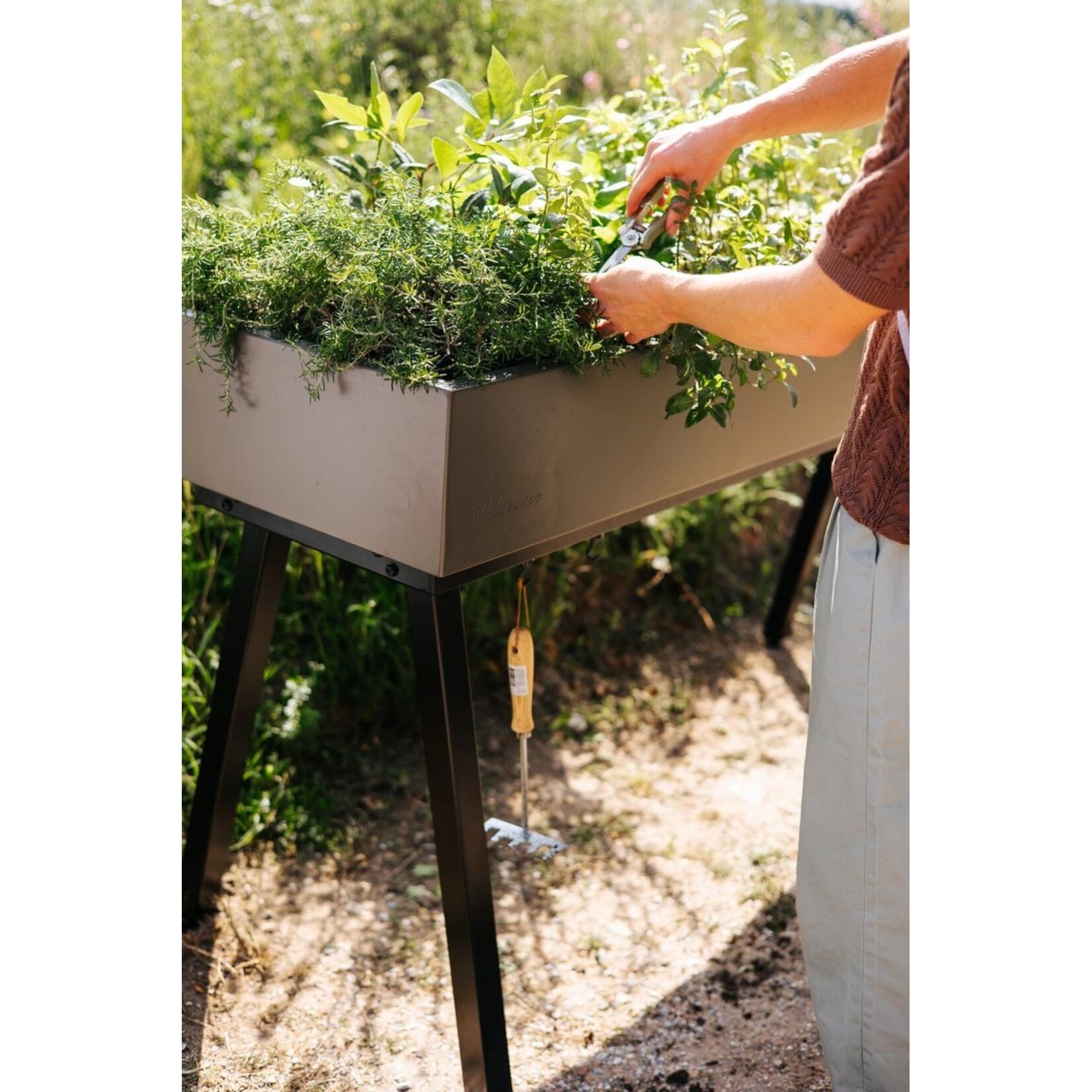 Weltevree Weltevree - Gardenworks Station - Aluminium - Groentafel met plantenbak en werkblad