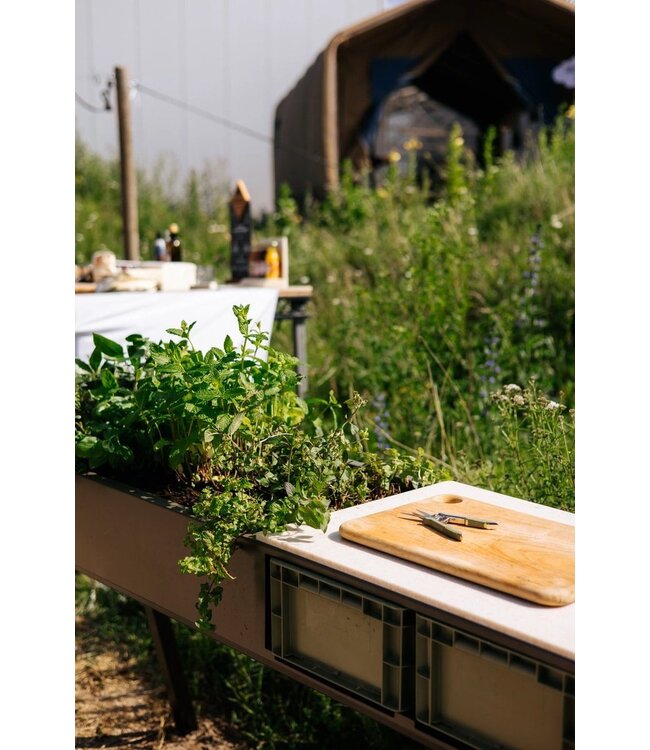 Weltevree - Gardenworks Station - Aluminium - Table de jardin avec bac à plantes et plan de travail