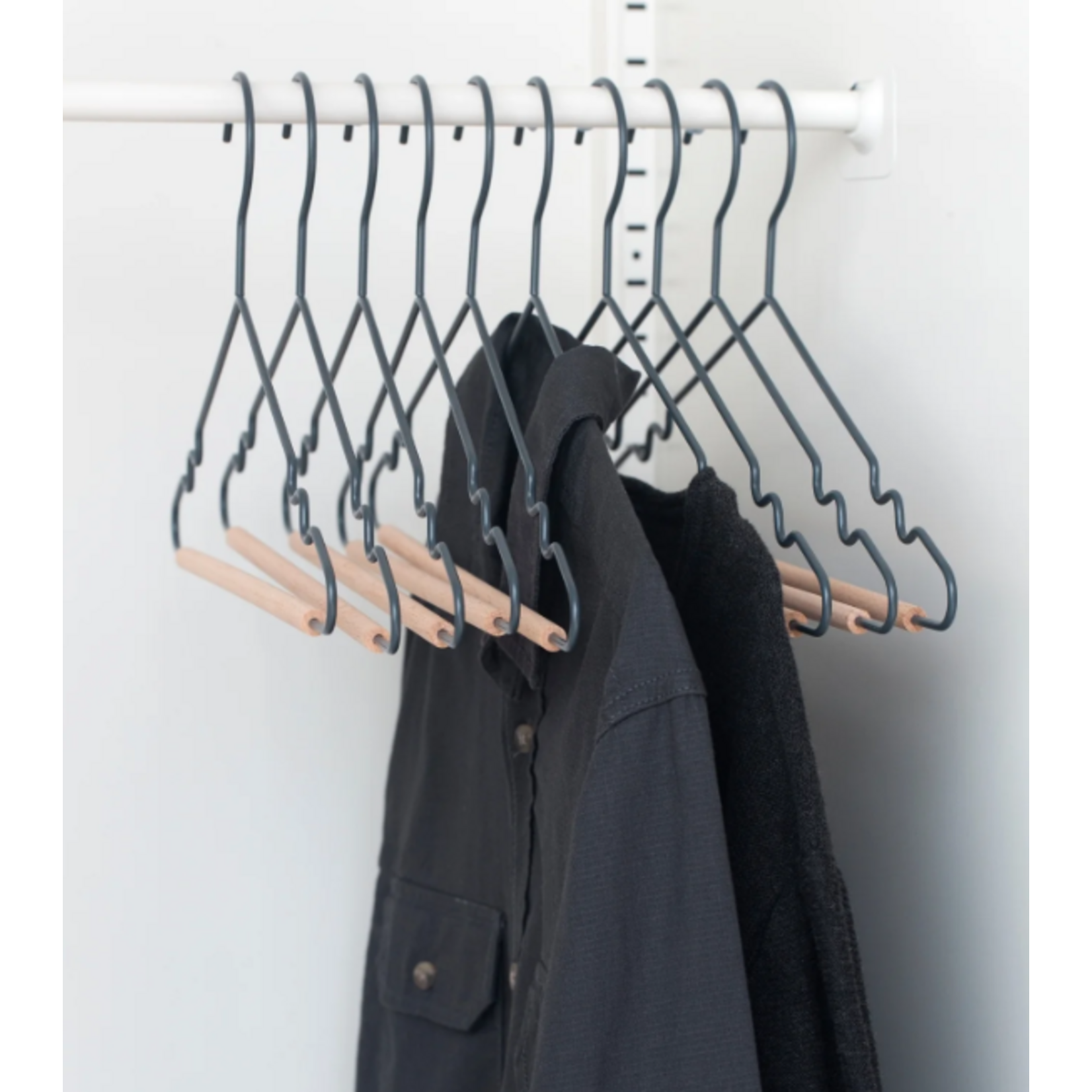 Mustard Made Mustard -  Adult top hangers - Porte-manteaux pour adultes - Lot de 10 - Slate