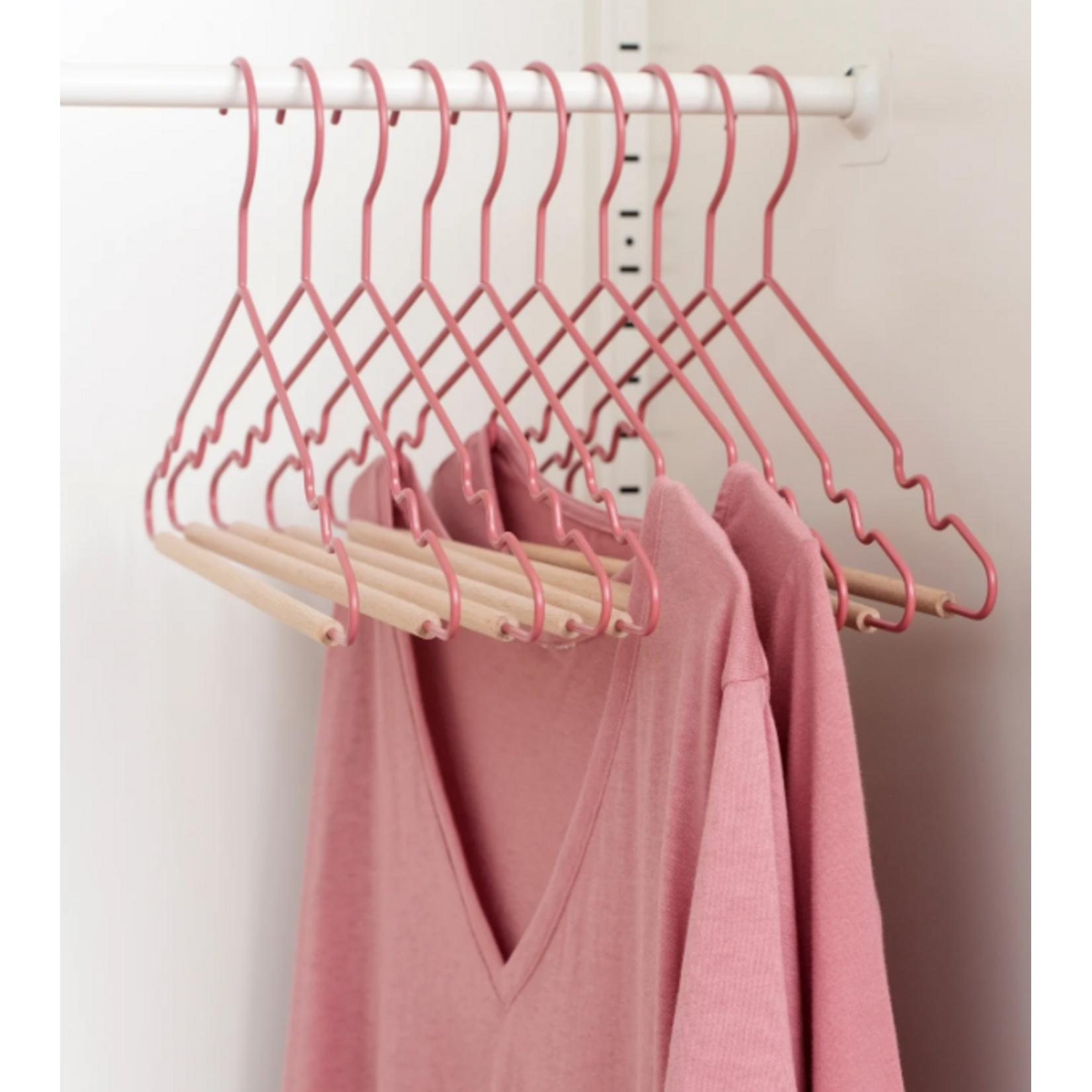 Mustard Made Mustard -  Adult top hangers - Porte-manteaux pour adultes - Lot de 10 - Berry
