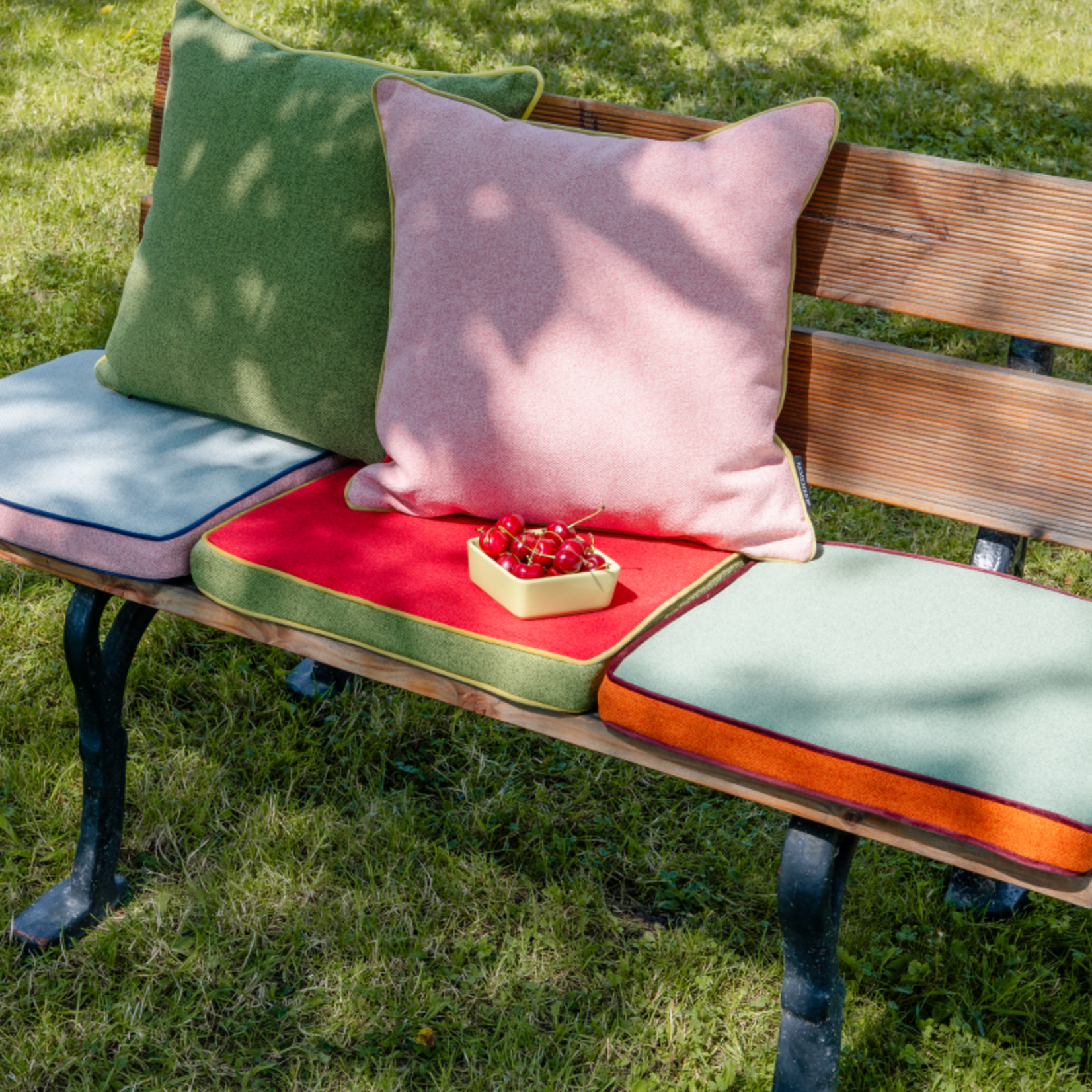 Remember Remember - Coussin « Cranberry » - 1 pièce - Rouge/rose