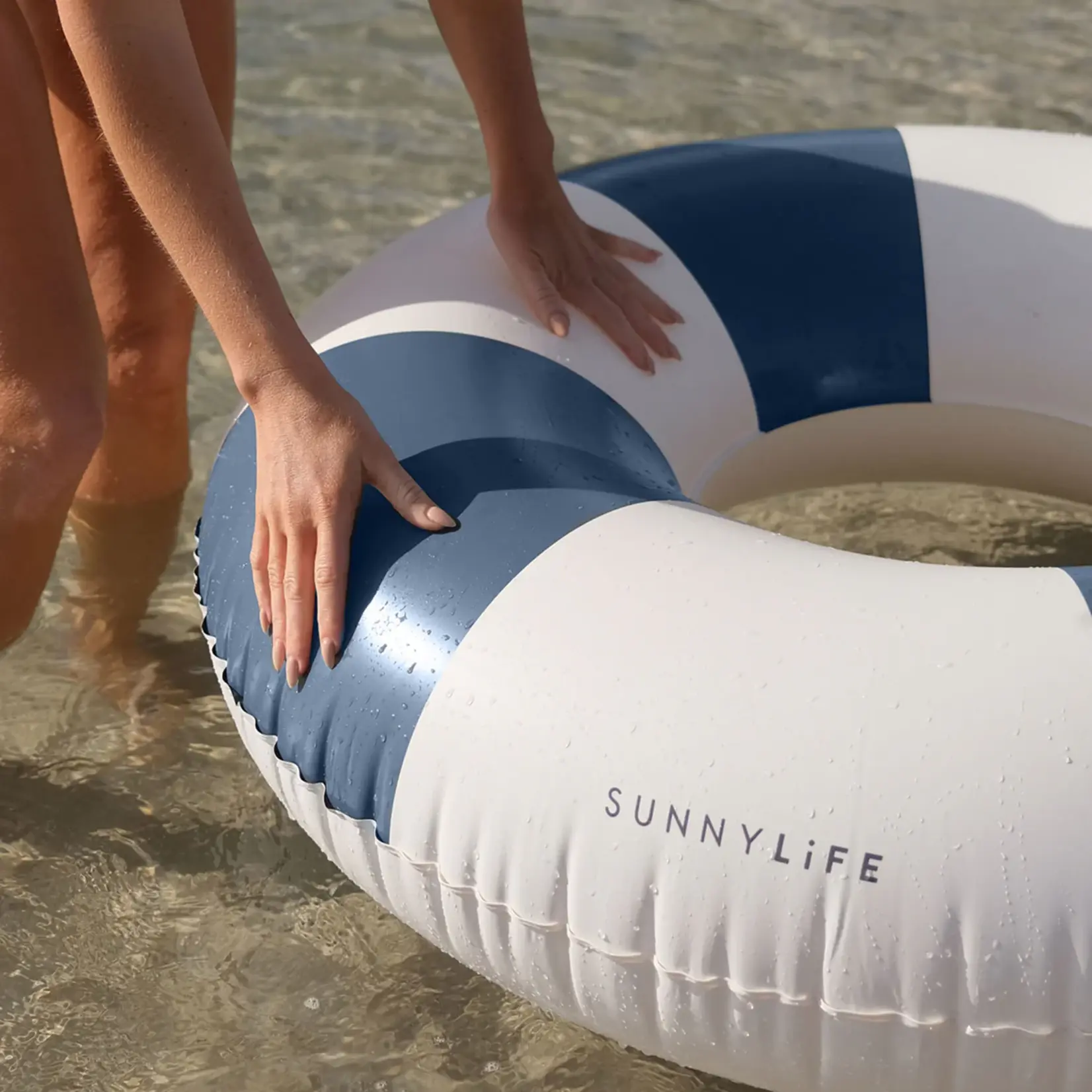 Sunnylife Sunnylife - Tube Pool Ring - The Vacay - Zwembadring - Navy
