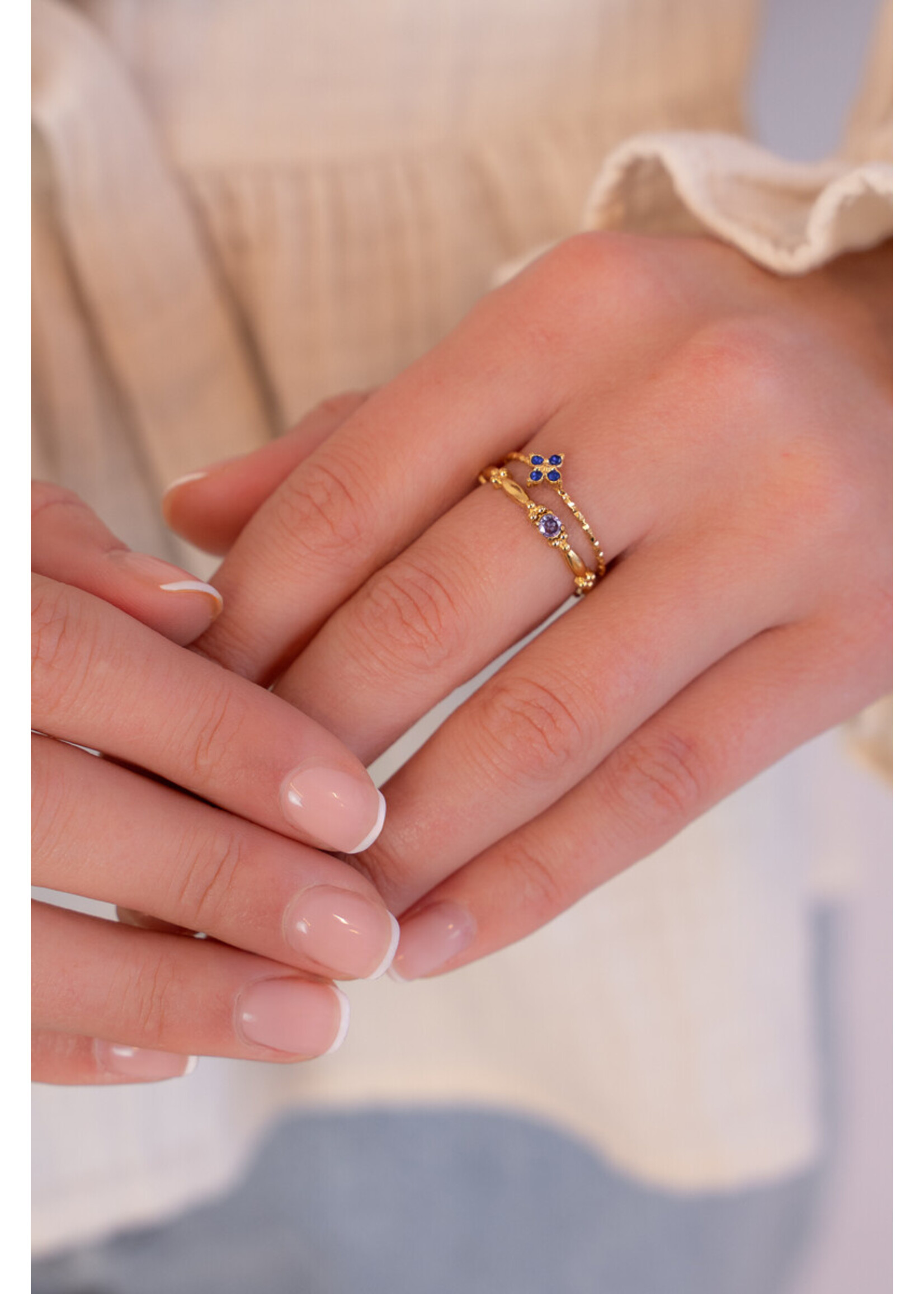 Ring fine small clover blue
