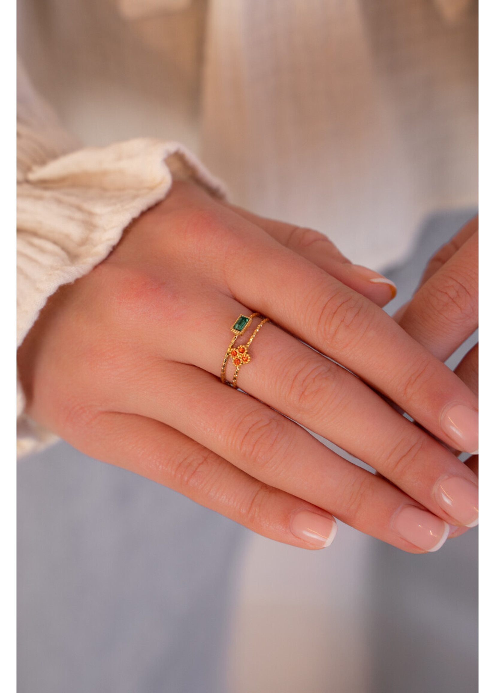Ring fine square strass green