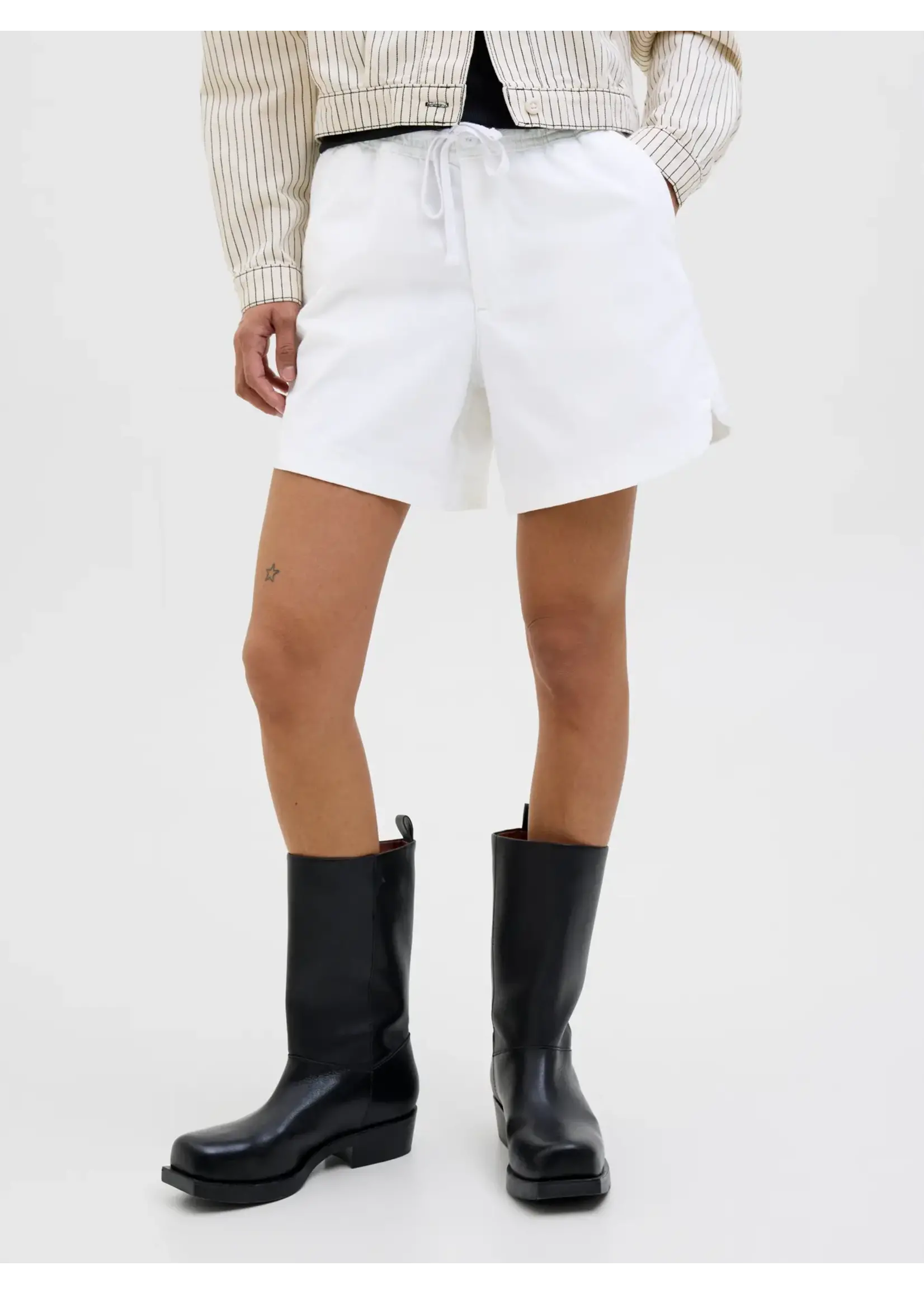 JXMOLLIE CAMPAIGN SHORTS PNT