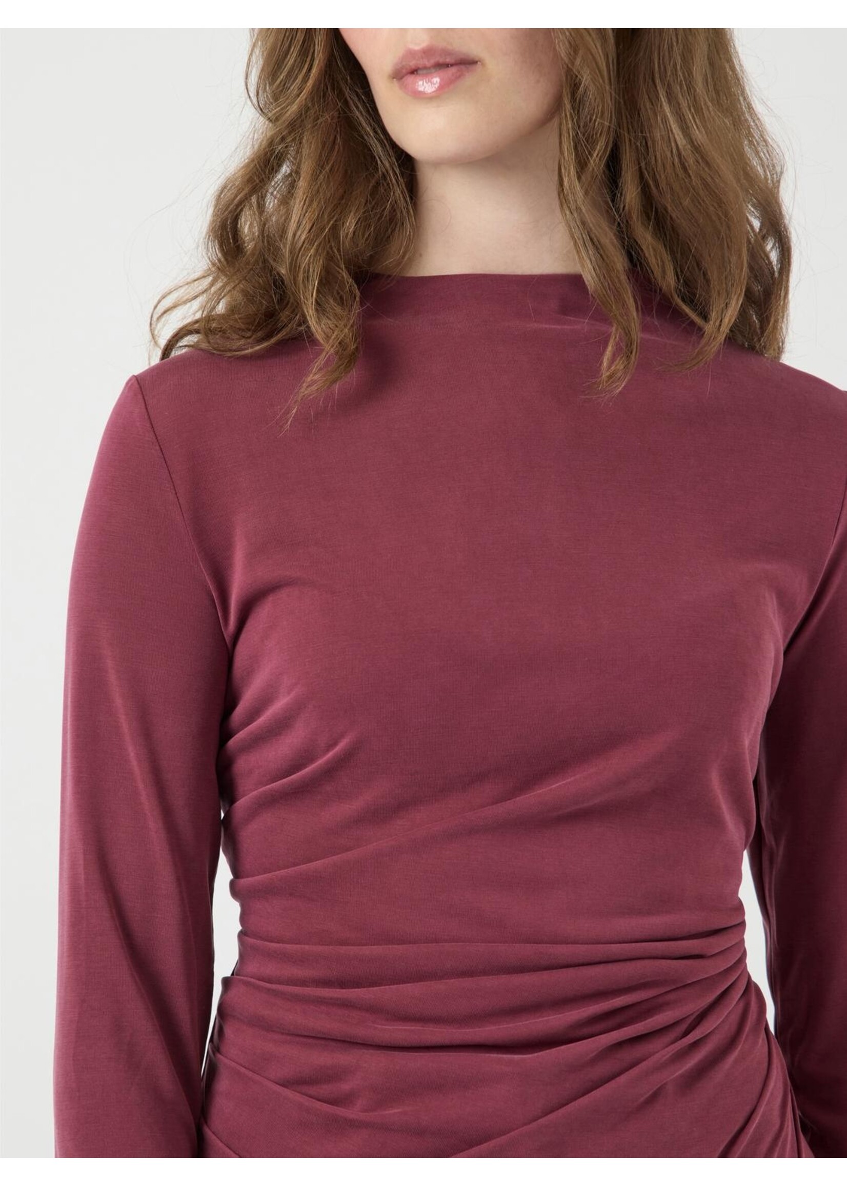 YASLYSA LS TOP NOOS.