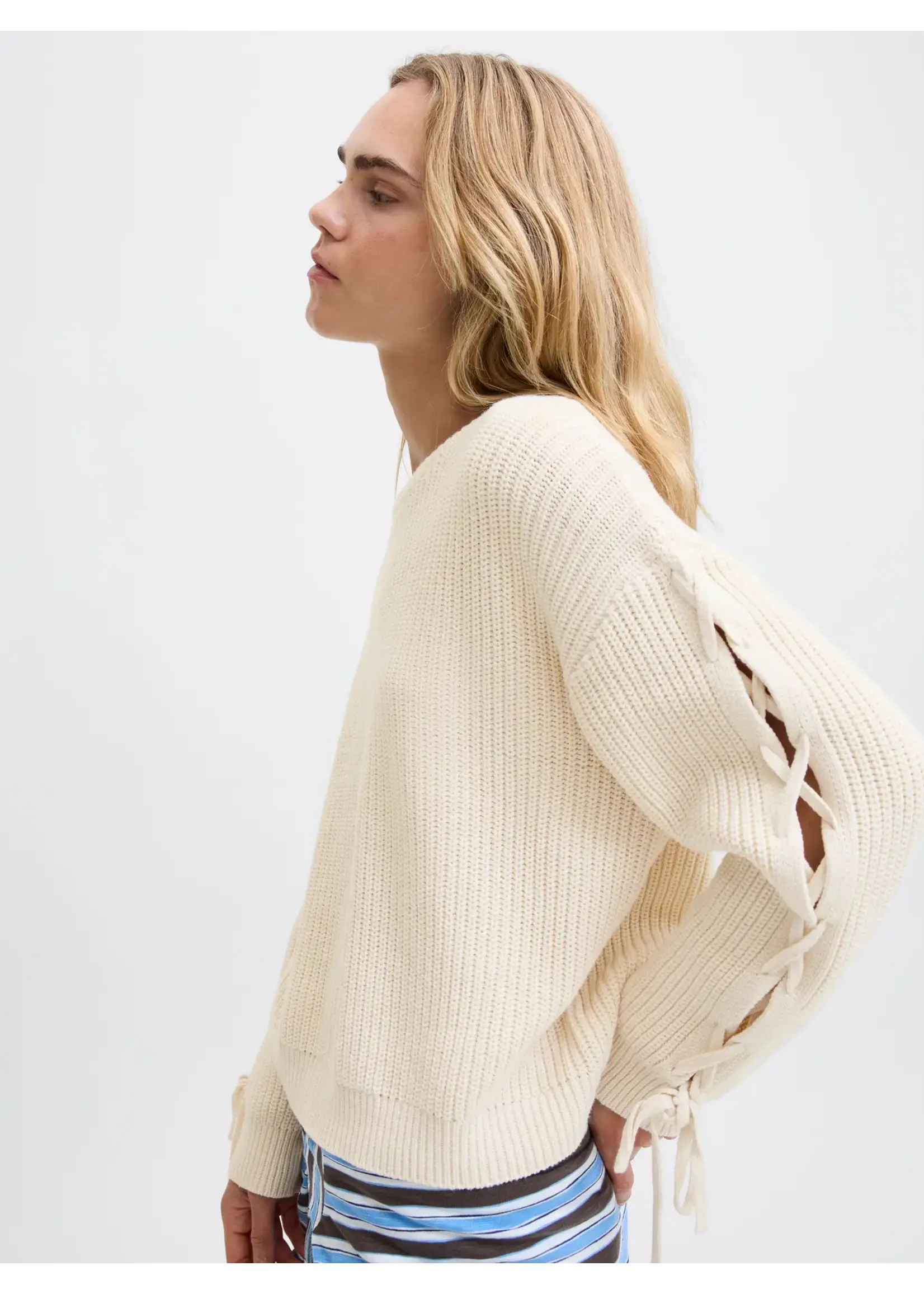 JXBRISA CREW NECK KNIT