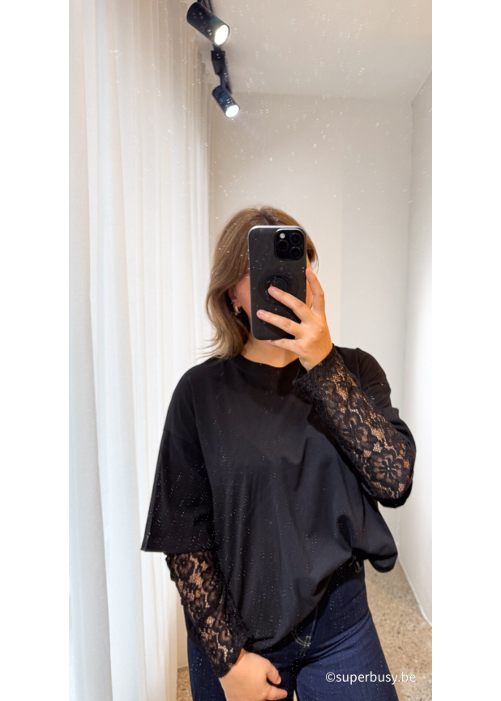 T-SHIRT LACE