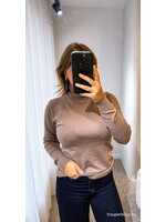 MO ROLLNECK JUMPER.