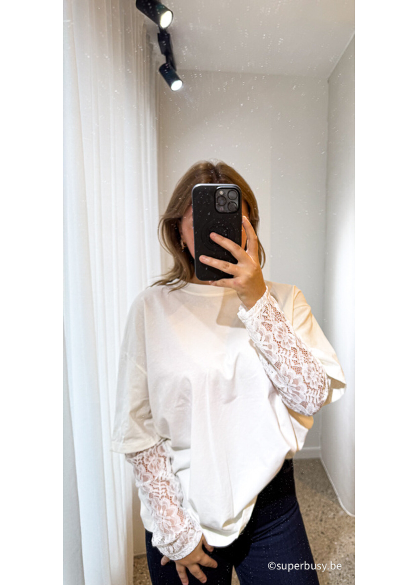 T-SHIRT LACE.