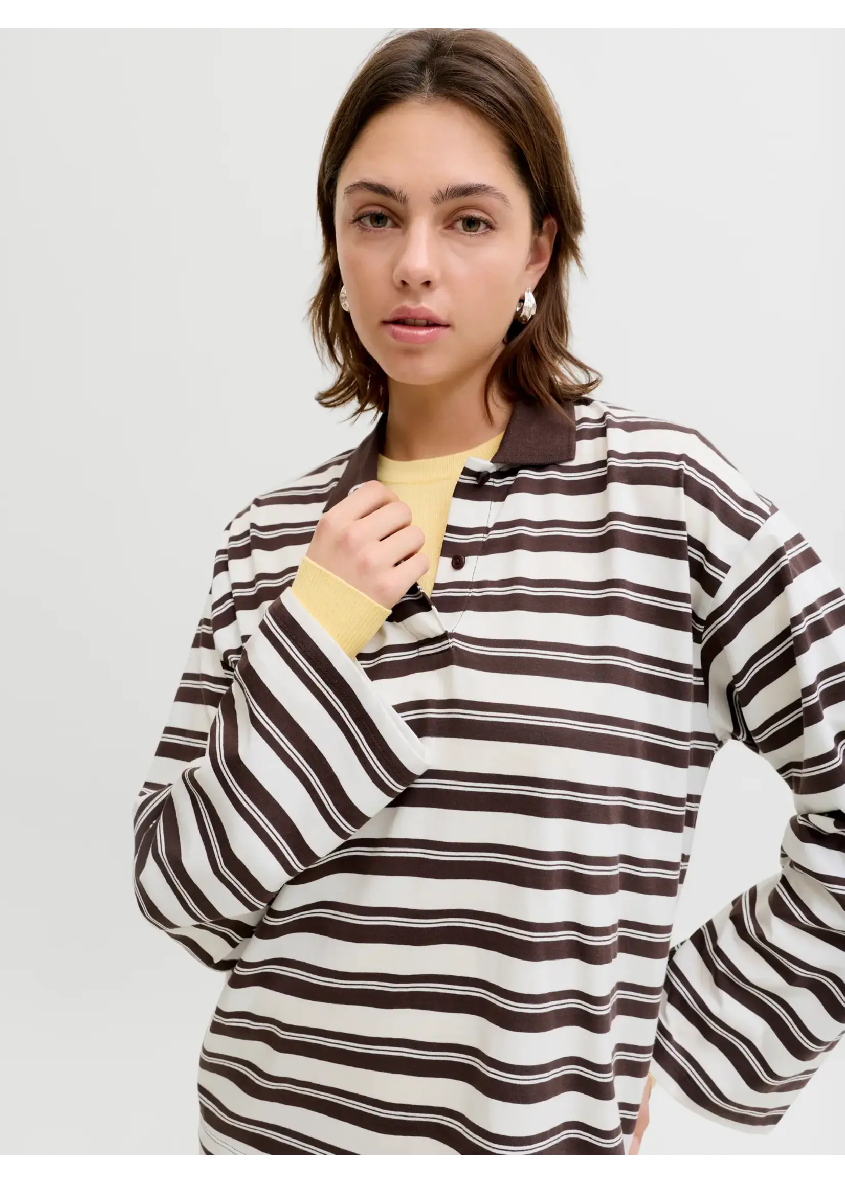 JXVILMA LS STRIPE POLO JRS BROWN