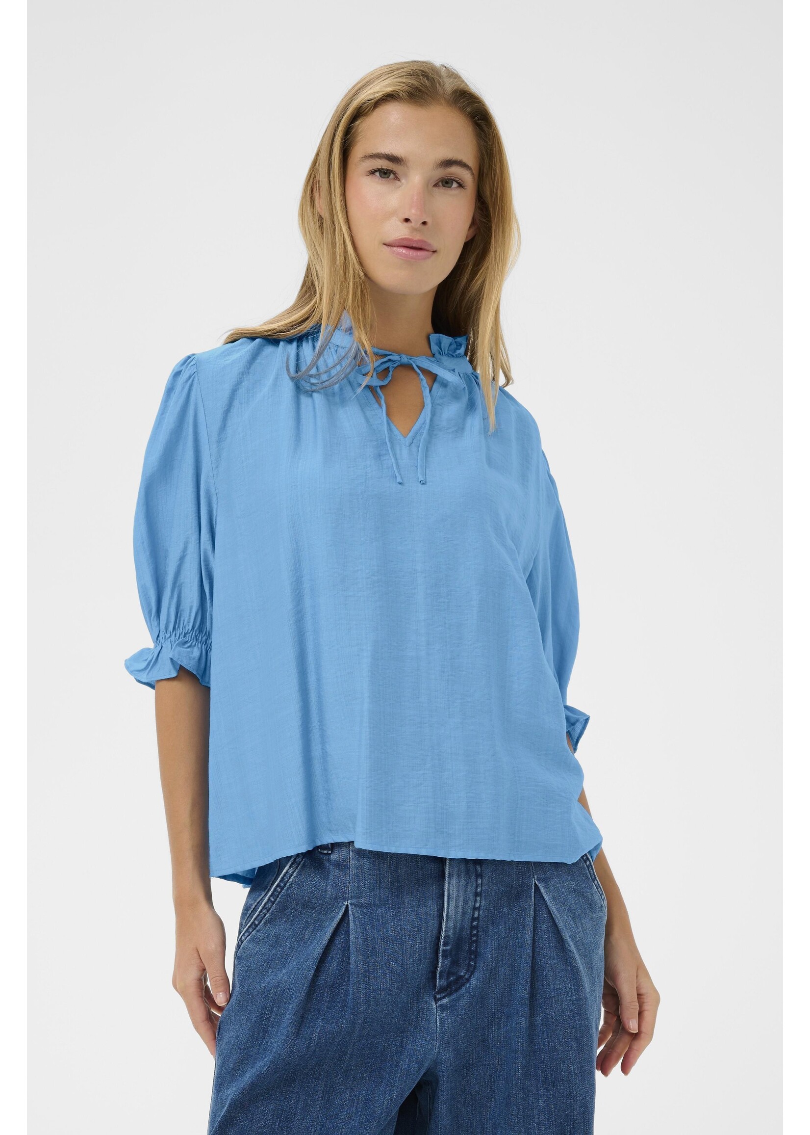 KAFFE KALUFIA FRILL BLOUSE BLUE