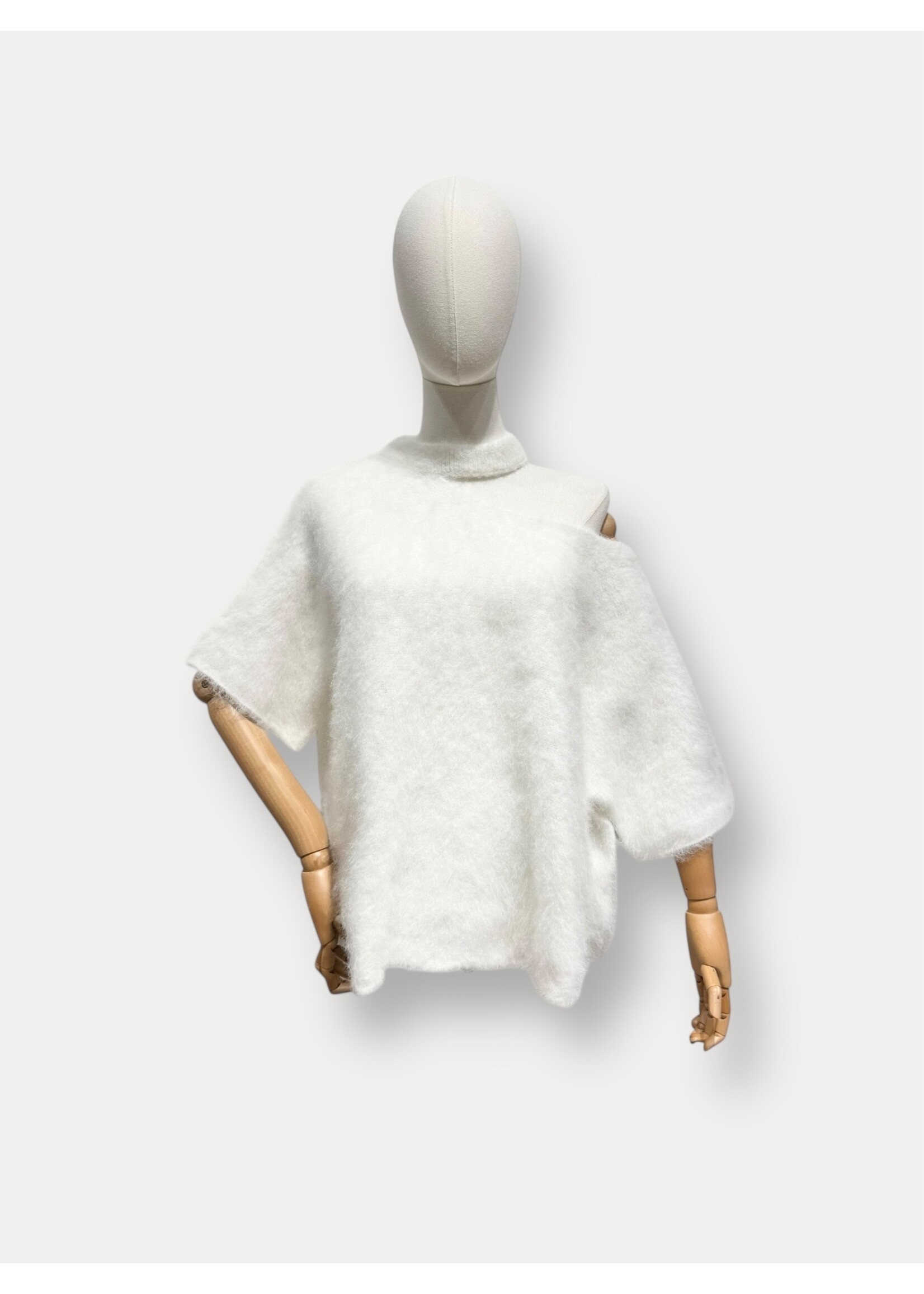 SUPERBUSY MILO CUT-OUT SHOULDER KNIT OFF WHITE