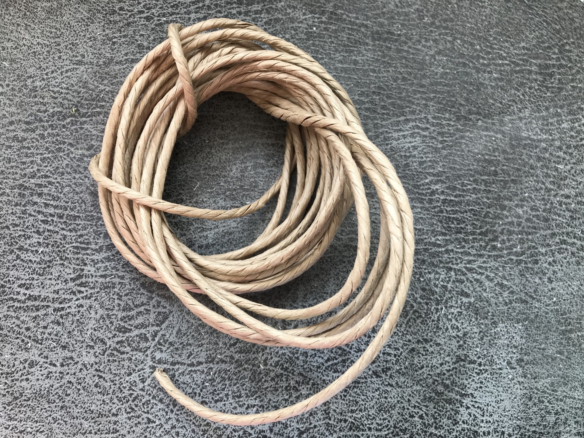 Paper rope from the roll 3mm.