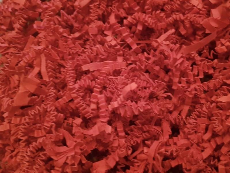 Paper strings red