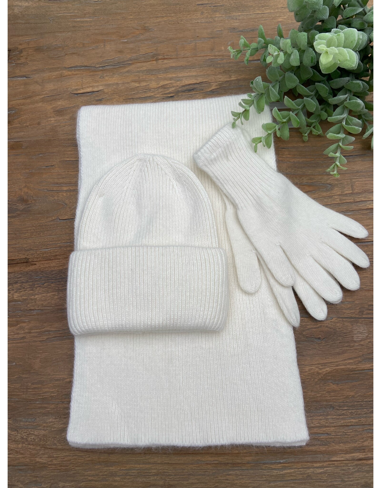 Guiliano setje sjaal -muts-handschoenen creme