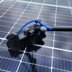 Zonnepanelen reinigen Zonnepanelen reinigen