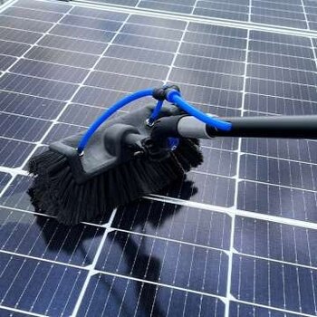 Zonnepanelen reinigen