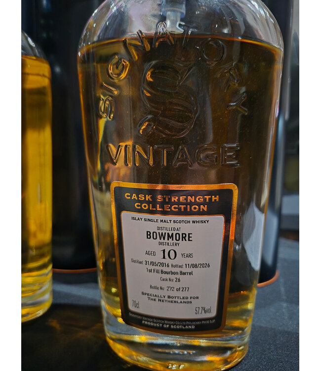 Laphroaig 2016 - Single Cask 1st fill Bourbon #8 Signatory Vintage