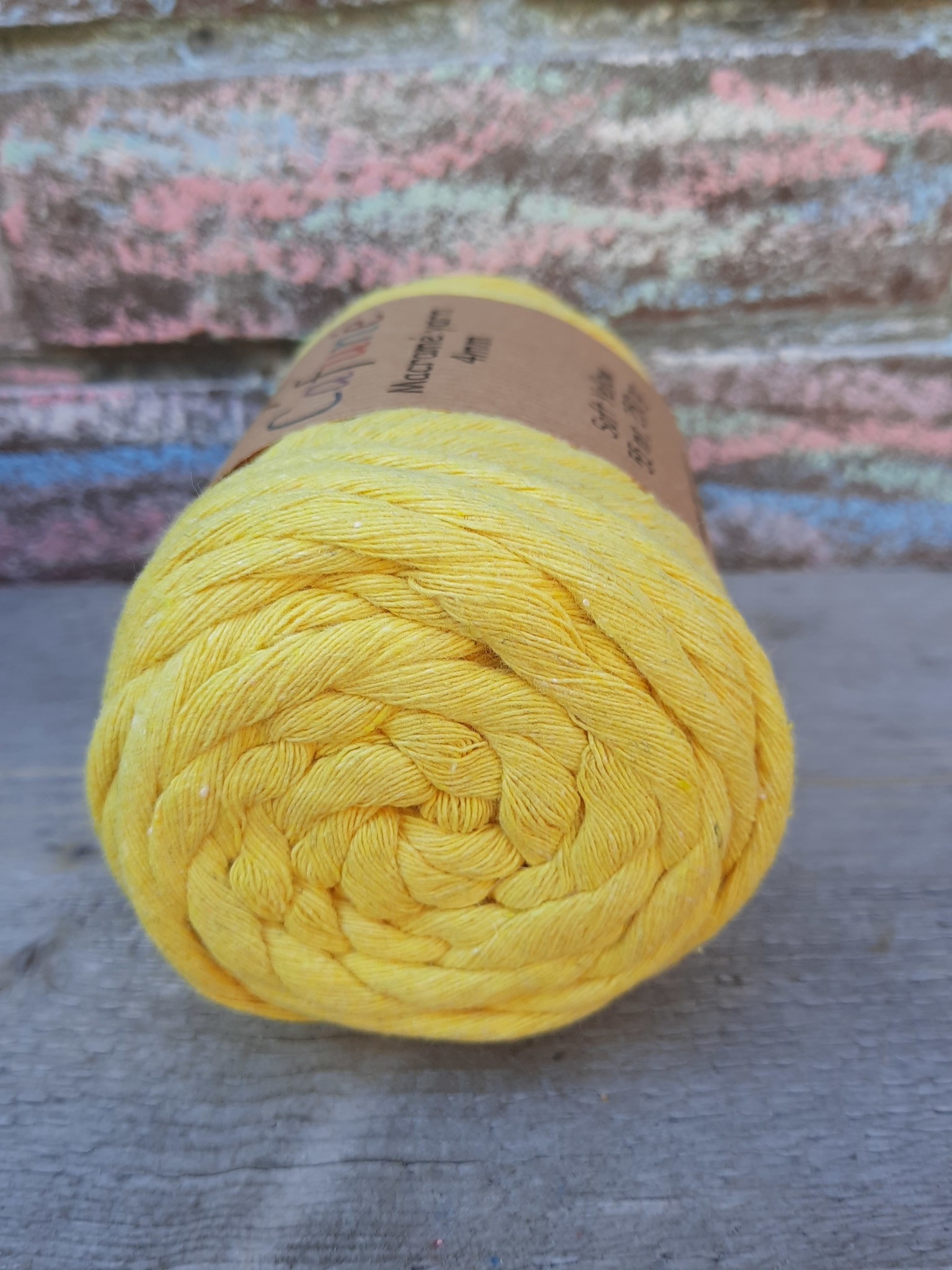 Macrame garen 4mm Soft yellow enkel gedraaid uitkambaar gerecycled katoen