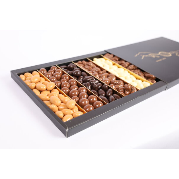 Let's Get Nuts Brievenbus cadeau luxe choco noten