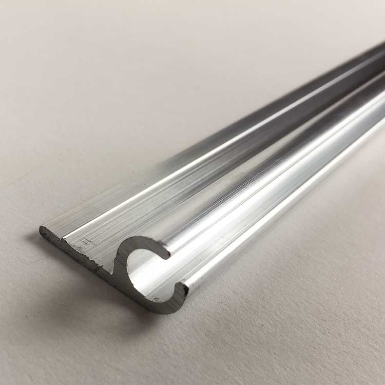Caravanrail 7mm 99cm flach mit schräger Öffnung der Rundung