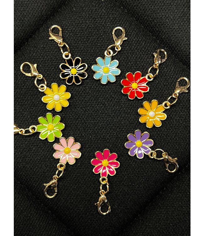 DAISY BRIDLE CHARM